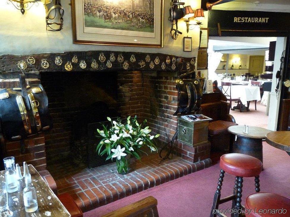The Running Horses Hotell Mickleham Restaurang bild