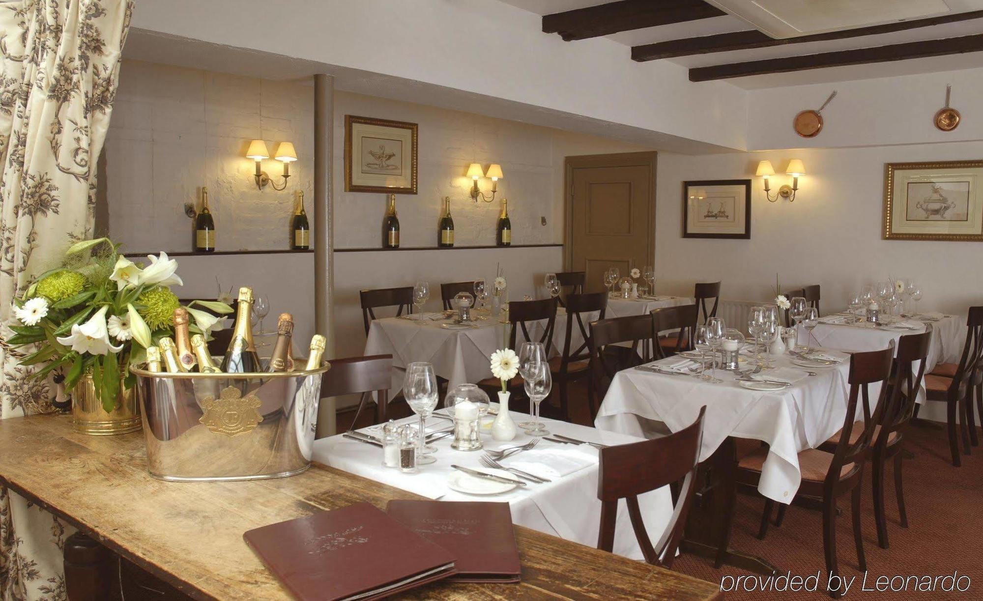 The Running Horses Hotell Mickleham Restaurang bild