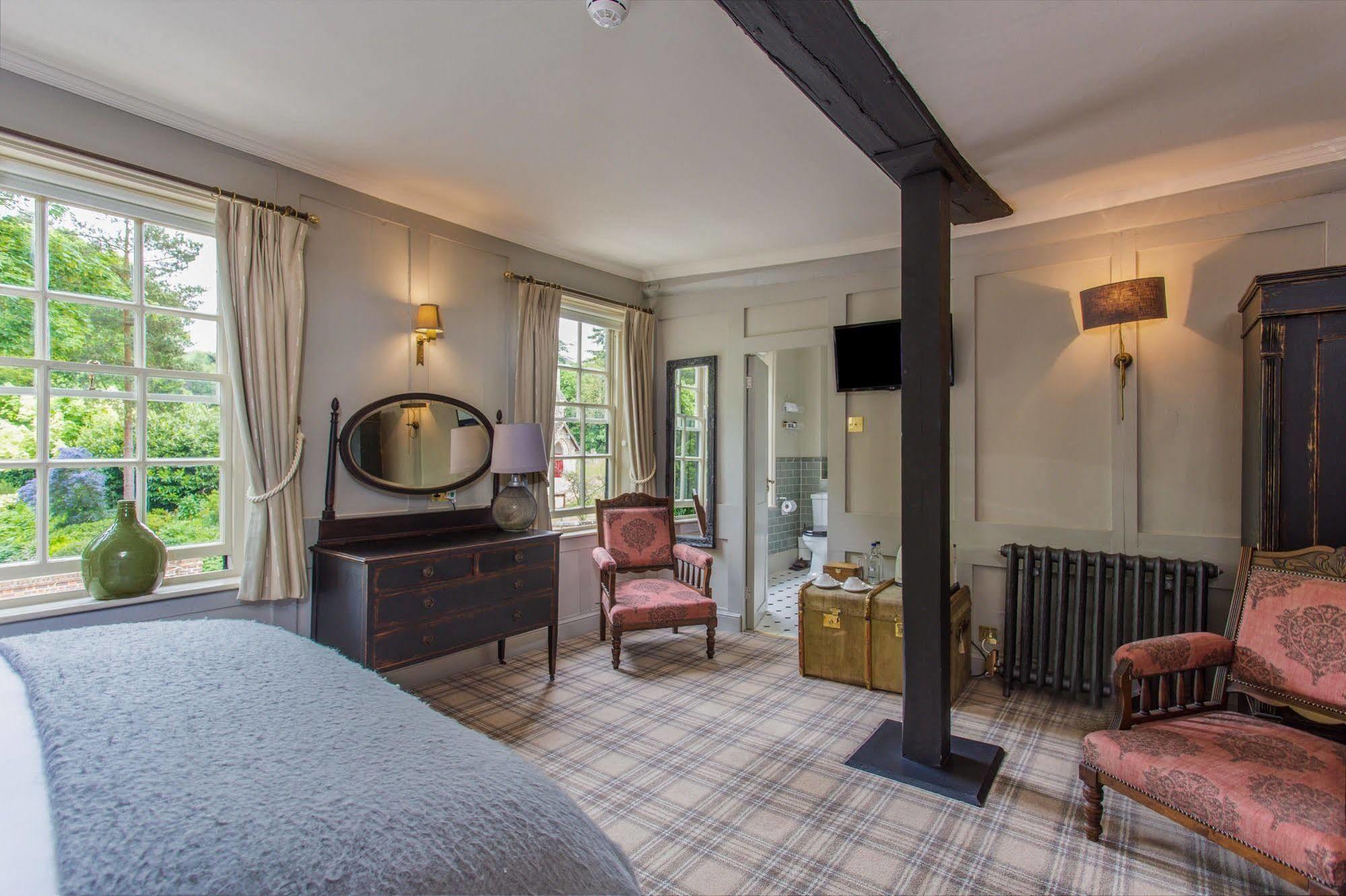 The Running Horses Hotell Mickleham Exteriör bild