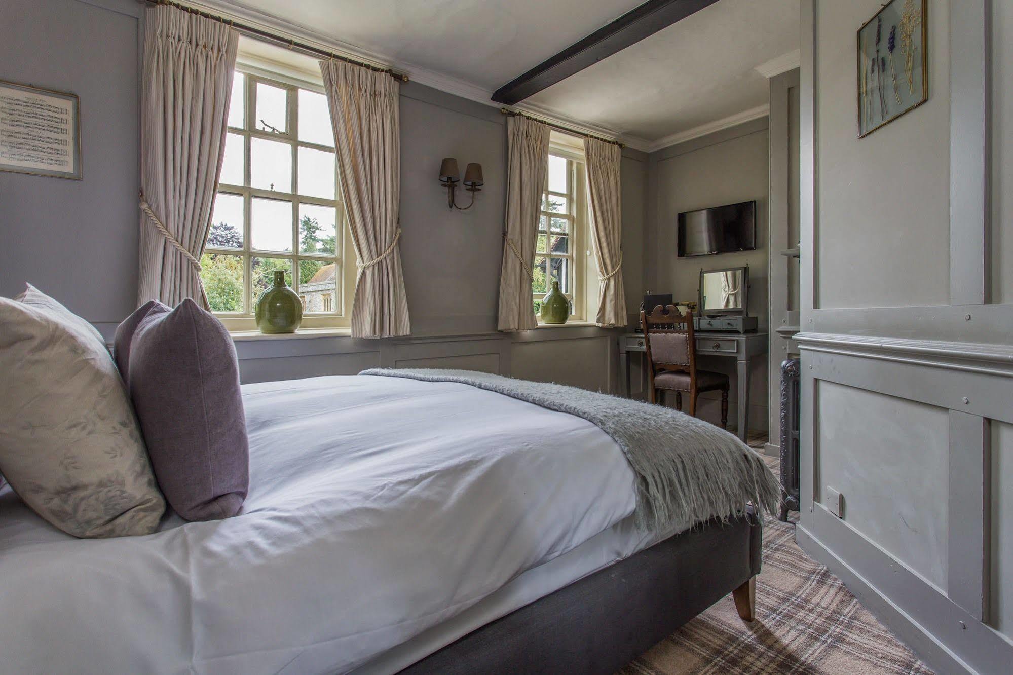 The Running Horses Hotell Mickleham Exteriör bild