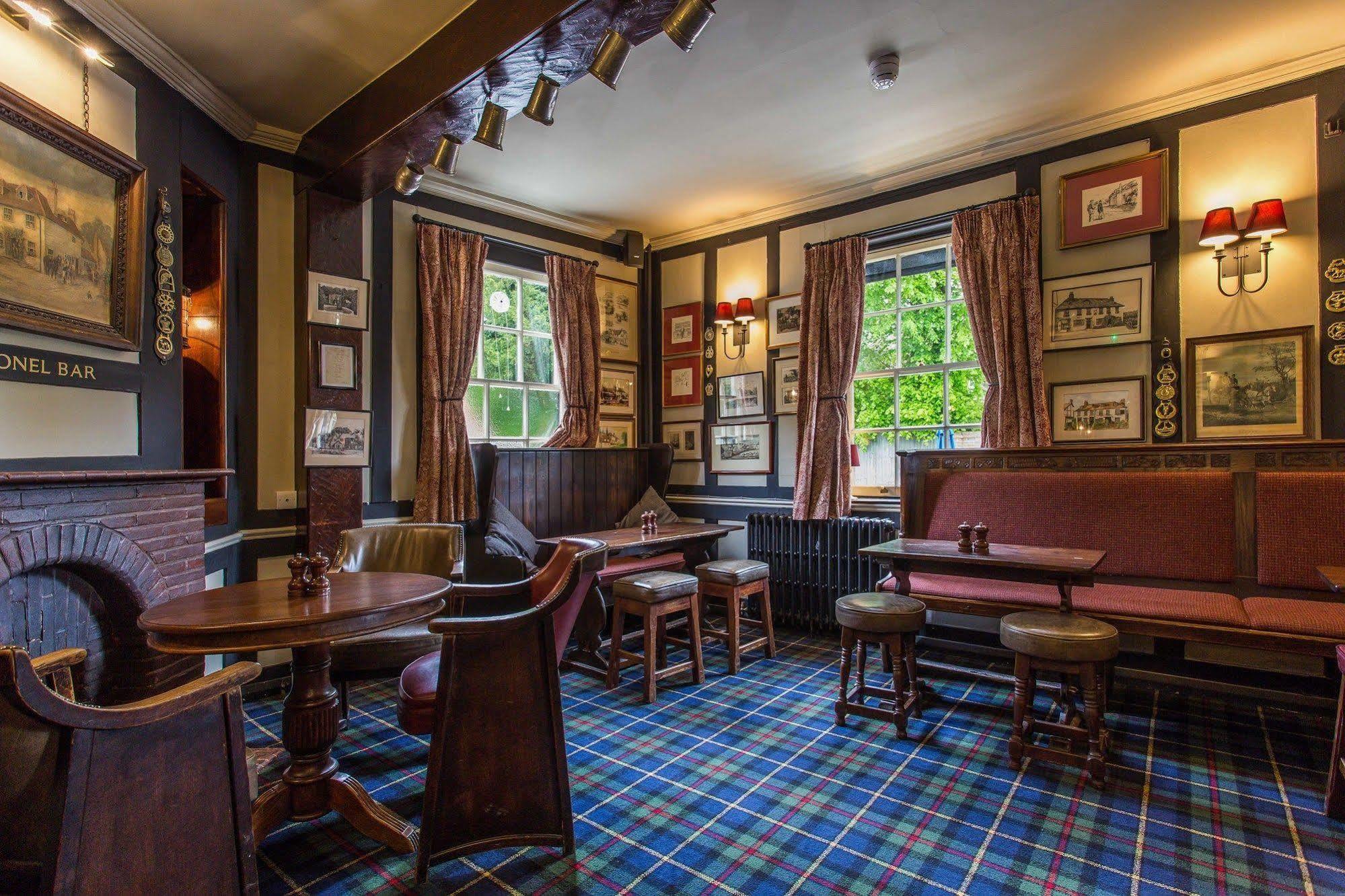 The Running Horses Hotell Mickleham Exteriör bild